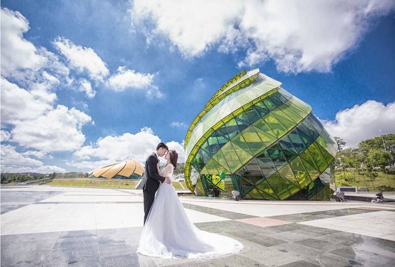 Chụp ảnh cưới tại Quảng trường Lâm Viên - Đà Lạt